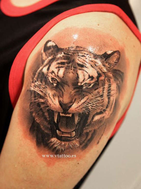 3D Realistic Tiger Face Tattoo Design For Men Shoulder