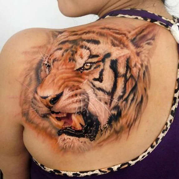 Realistic Aggressive 3D Brilliant Tiger Face Tattoo Design Fro Left Back Shoulder